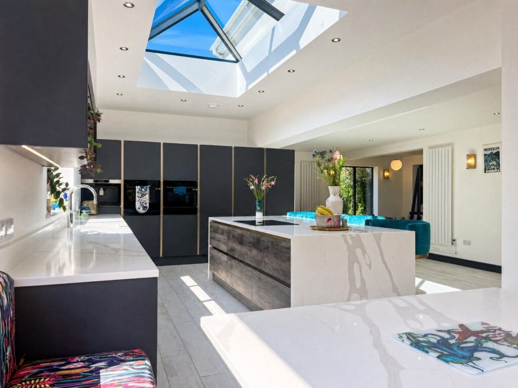 Islands kitchen by Colourhill
